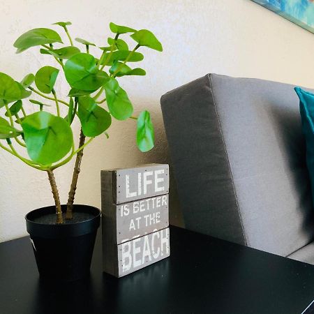 Hollywood Beach Apartments - Walk To The Beach Экстерьер фото