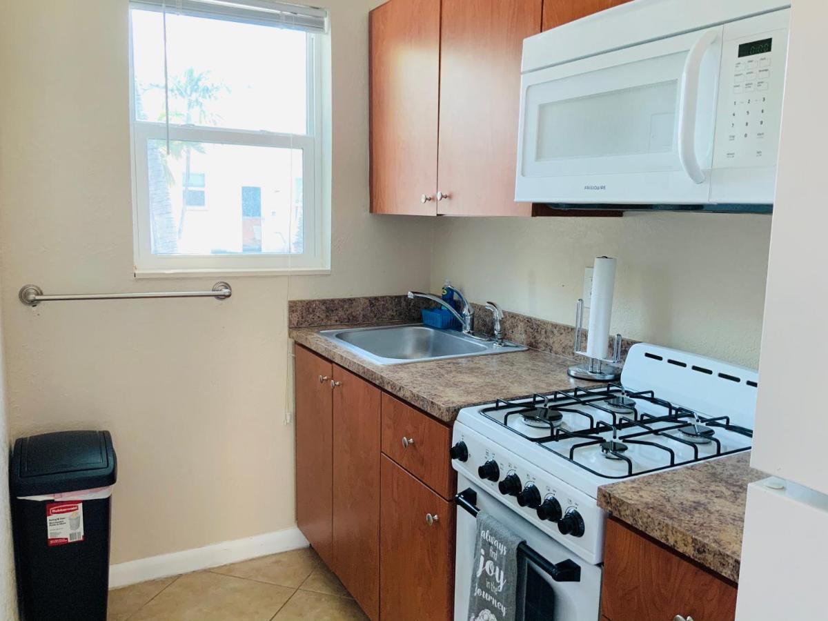Hollywood Beach Apartments - Walk To The Beach Экстерьер фото